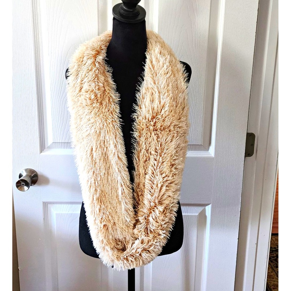 Gold Medal International Beige Faux Fur Infinity Scarf Neck Warmer - Picture 2 of 9